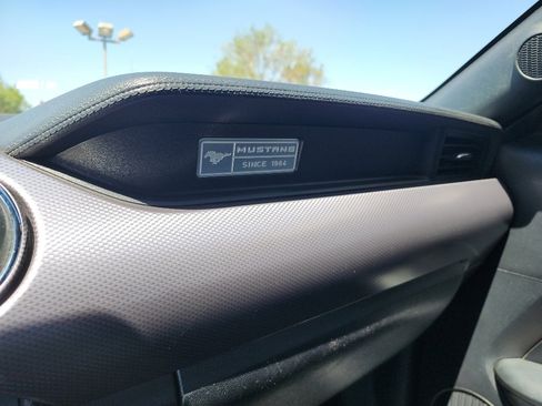 Used 2015 Ford Mustang Coupe RWD image 27