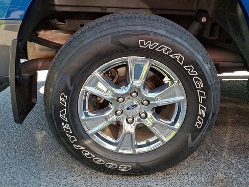 Used 2017 Ford F150 XLT w/ Equipment Group 302A Luxury AWD/4WD image 6