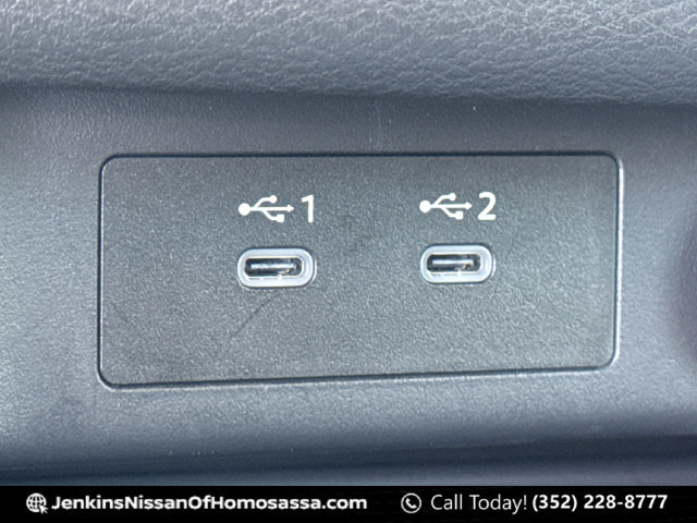 Certified 2025 Nissan Rogue SL FWD image 41
