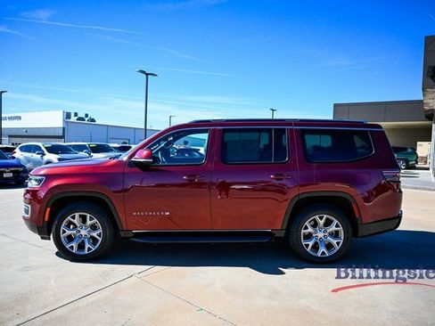 Used 2022 Jeep Wagoneer Series II image 2