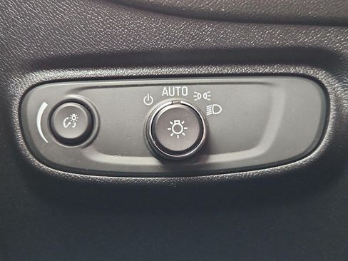 Used 2018 Chevrolet Equinox LT FWD image 7