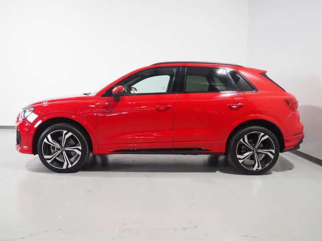 Used 2023 Audi Q3 quattro 2.0T Premium Plus w/ Premium Plus Package AWD/4WD image 9