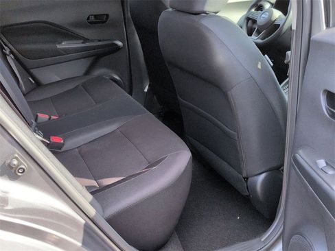New 2025 Nissan Kicks Play S image 18