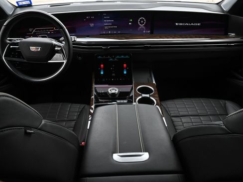 Certified 2025 Cadillac Escalade Sport Platinum w/ LPO, Floor Liner Package AWD/4WD image 7