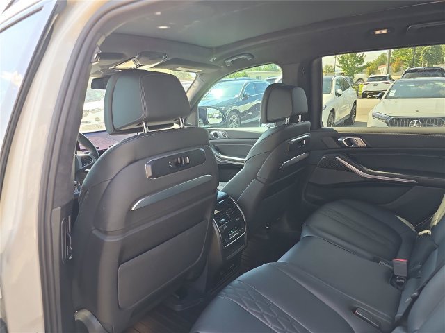 Used 2026 BMW X7 M60i AWD/4WD image 16