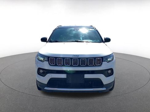 Used 2025 Jeep Compass Limited image 4