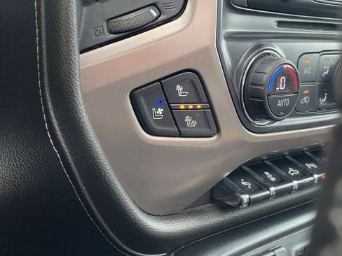 Used 2017 GMC Sierra 2500 Denali w/ Duramax Plus Package AWD/4WD image 31