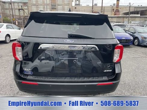 Used 2022 Ford Explorer XLT AWD/4WD image 4