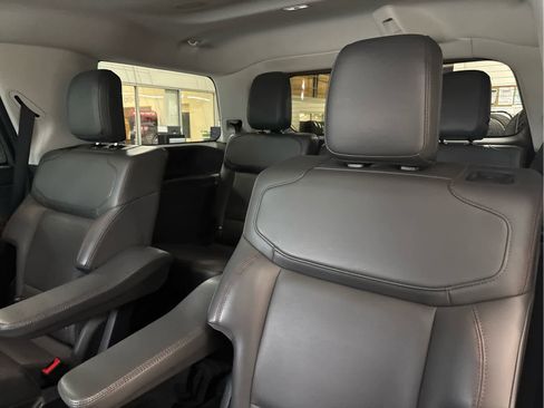 Used 2025 Ford Expedition Active AWD/4WD image 30