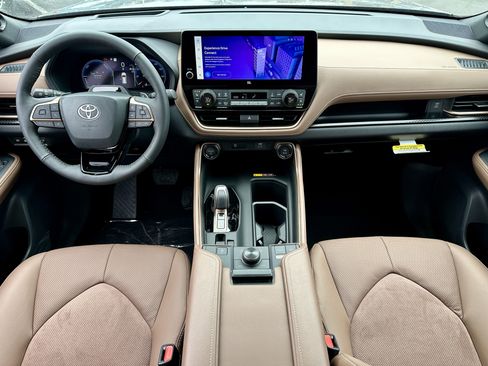 New 2026 Toyota Grand Highlander AWD Hybrid image 21