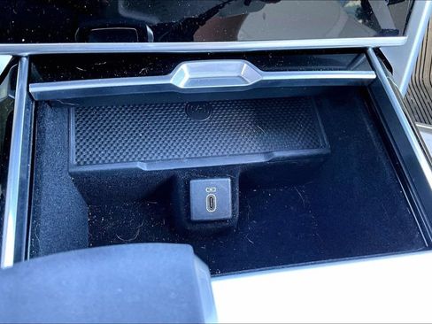 Used 2026 Land Rover Range Rover Long Wheelbase SE AWD/4WD image 16