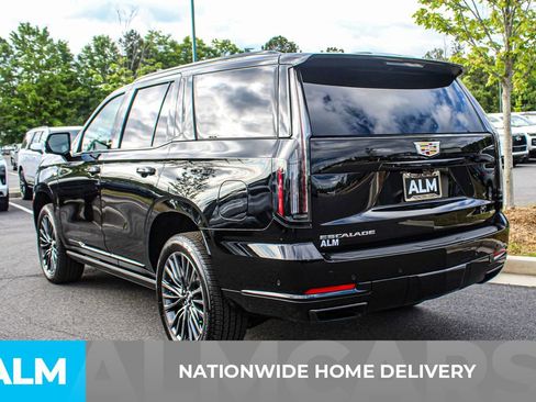 Used 2026 Cadillac Escalade Platinum Sport w/ LPO, Floor Liner Package AWD/4WD image 5
