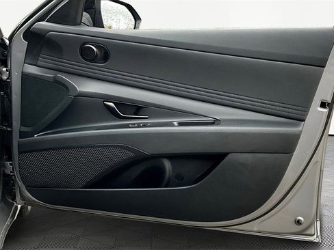 Certified 2025 Hyundai Elantra Sport image 24