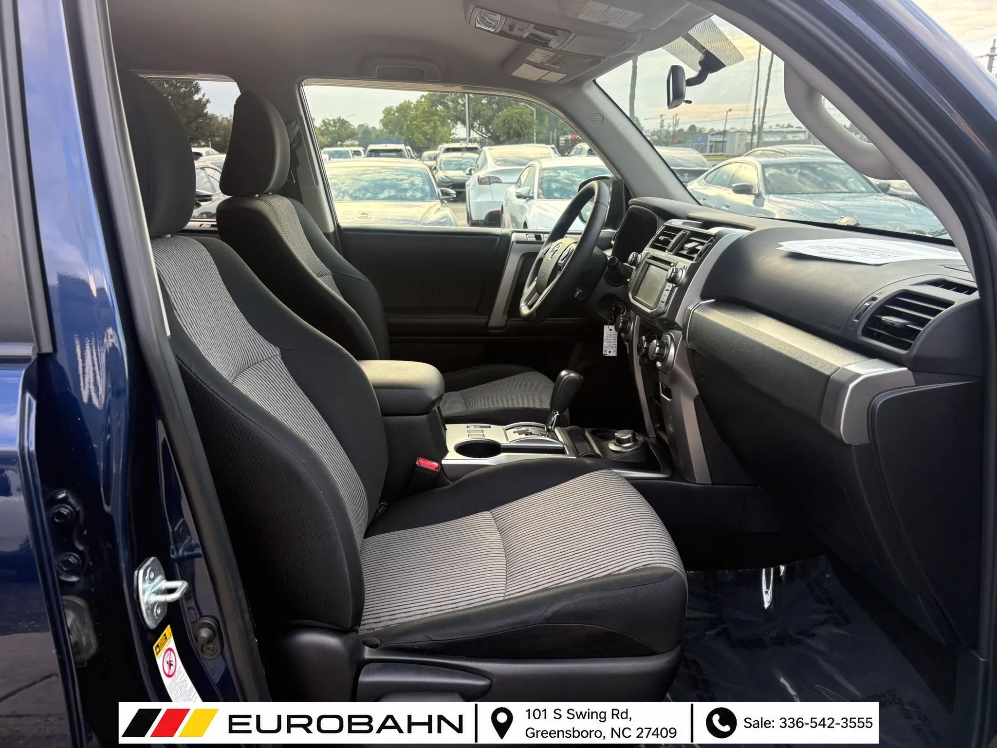 Used 2015 Toyota 4Runner SR5 AWD/4WD image 16
