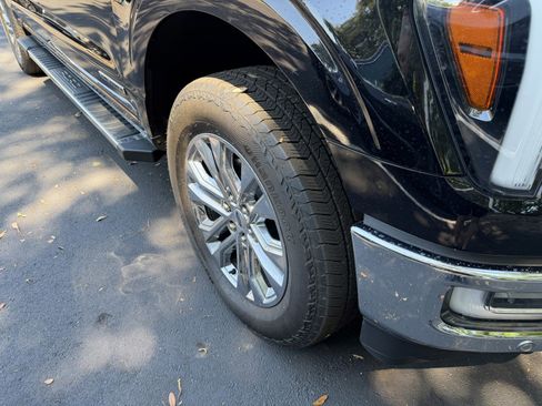 Used 2024 Ford F150 Lariat w/ Equipment Group 502A High AWD/4WD image 11