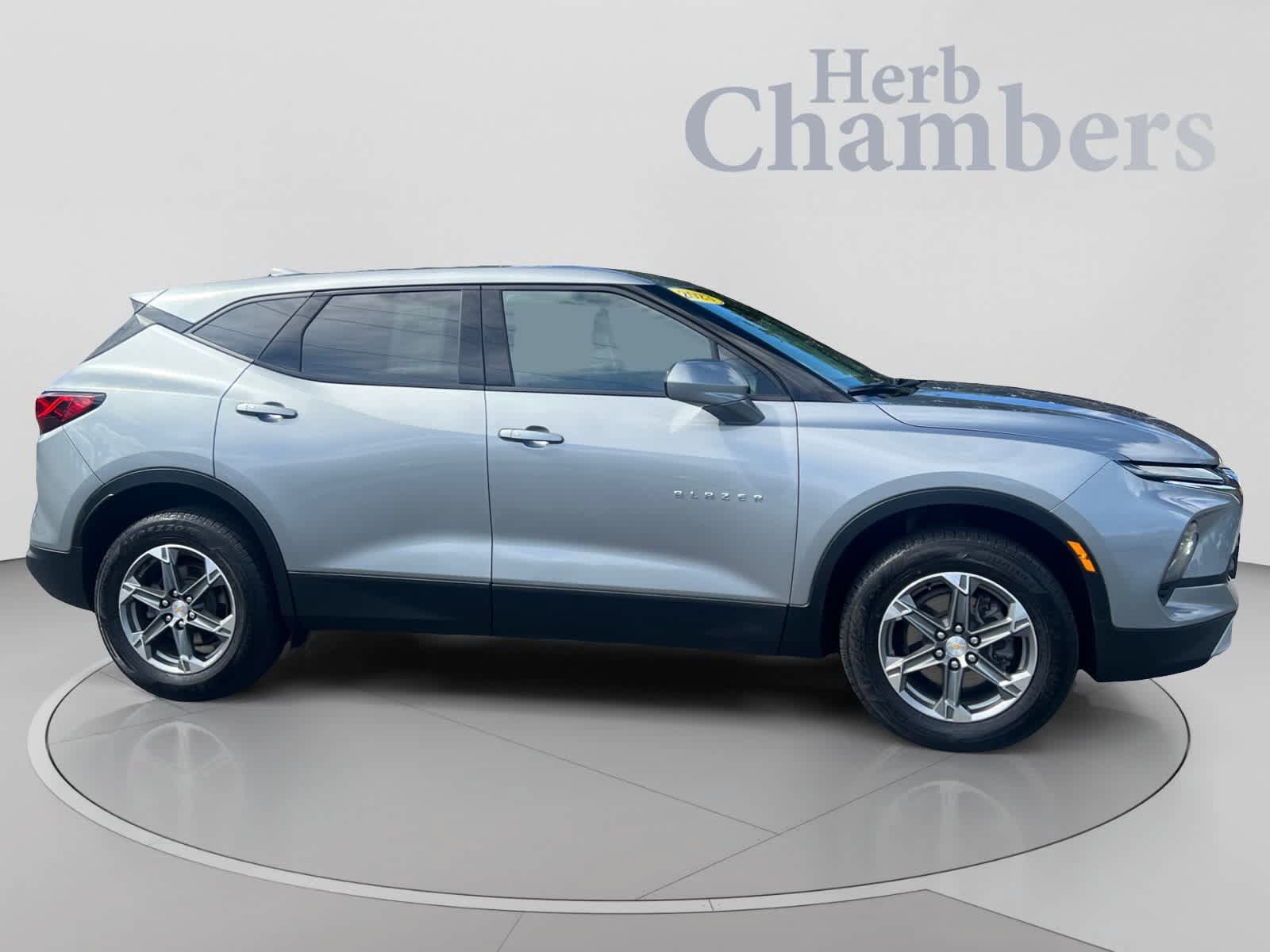 Used 2023 Chevrolet Blazer LT AWD/4WD image 4