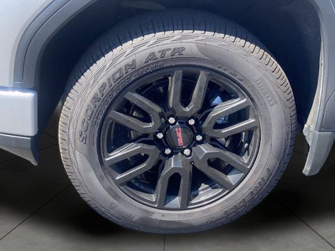 Used 2022 GMC Sierra 1500 Elevation w/ X31 Off-Road Package AWD/4WD image 5