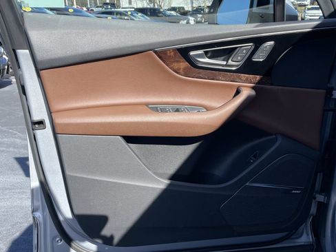 Used 2018 Audi Q7 3.0T Premium Plus w/ Premium Plus Package image 16