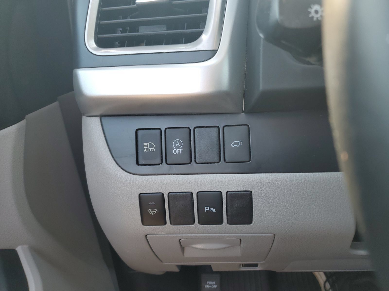 Used 2018 Toyota Highlander Limited AWD/4WD image 22