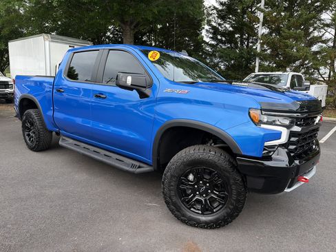 Used 2025 Chevrolet Silverado 1500 ZR2 w/ Technology Package AWD/4WD image 2