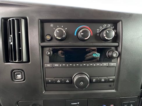 New 2025 GMC Savana 2500 w/ Driver Convenience Package RWD image 18