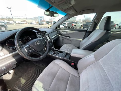 Used 2017 Toyota Camry XSE image 7