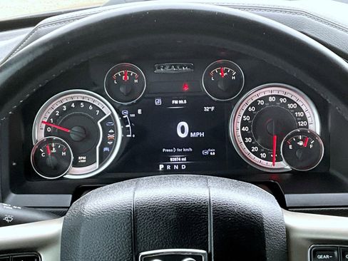 Used 2017 RAM 1500 Laramie w/ Convenience Group image 12