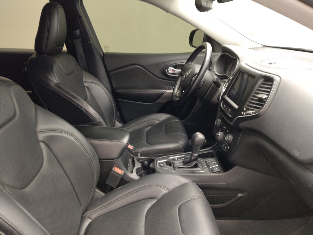 Used 2021 Jeep Cherokee Latitude Lux w/ Comfort/Convenience Group FWD image 21