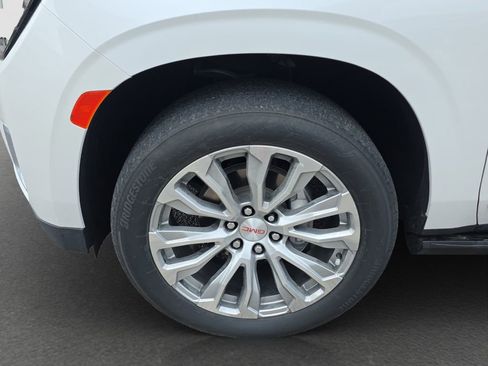 Used 2023 GMC Yukon XL Denali AWD/4WD image 4