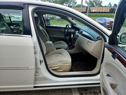 Used 2008 Buick Lucerne CX image 16