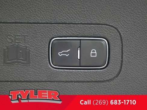 Used 2021 Lincoln Aviator Grand Touring w/ Equipment Group 302A AWD/4WD image 17