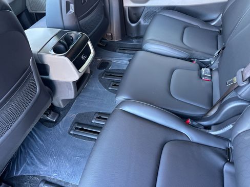 New 2026 Kia Carnival LXS image 12