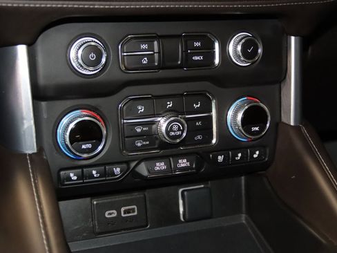 Used 2023 GMC Yukon XL SLT w/ SLT Premium Package AWD/4WD image 58