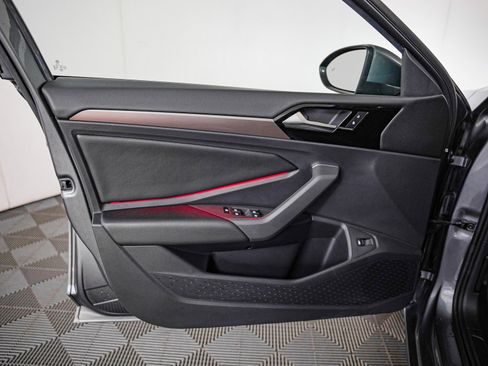 Used 2019 Volkswagen Jetta SEL Premium image 23