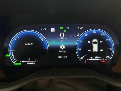 Used 2025 Toyota Sienna XSE image 17