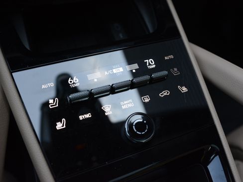 Certified 2026 Porsche Cayenne Coupe AWD/4WD image 23