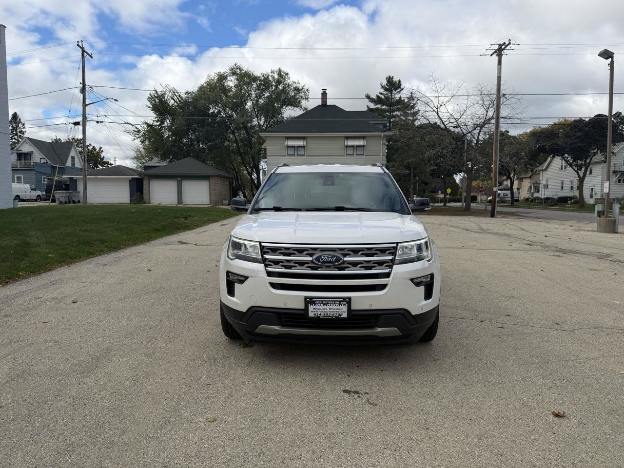 Used 2018 Ford Explorer XLT w/ Equipment Group 202A AWD/4WD image 2