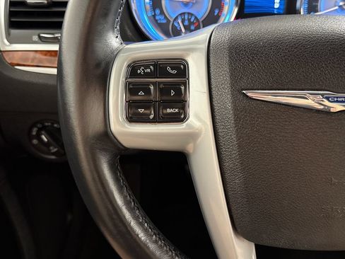 Used 2014 Chrysler 300 AWD image 15