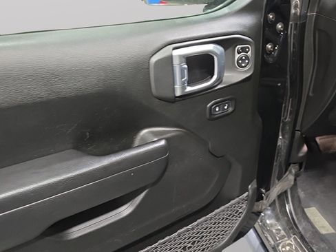 Used 2022 Jeep Gladiator Rubicon w/ Trailer Tow Package image 18