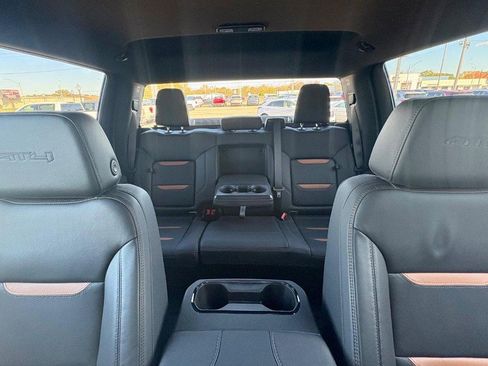 Used 2025 GMC Sierra 2500 AT4 image 34