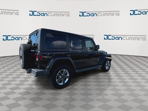 Used 2019 Jeep Wrangler Unlimited Sahara AWD/4WD image 9