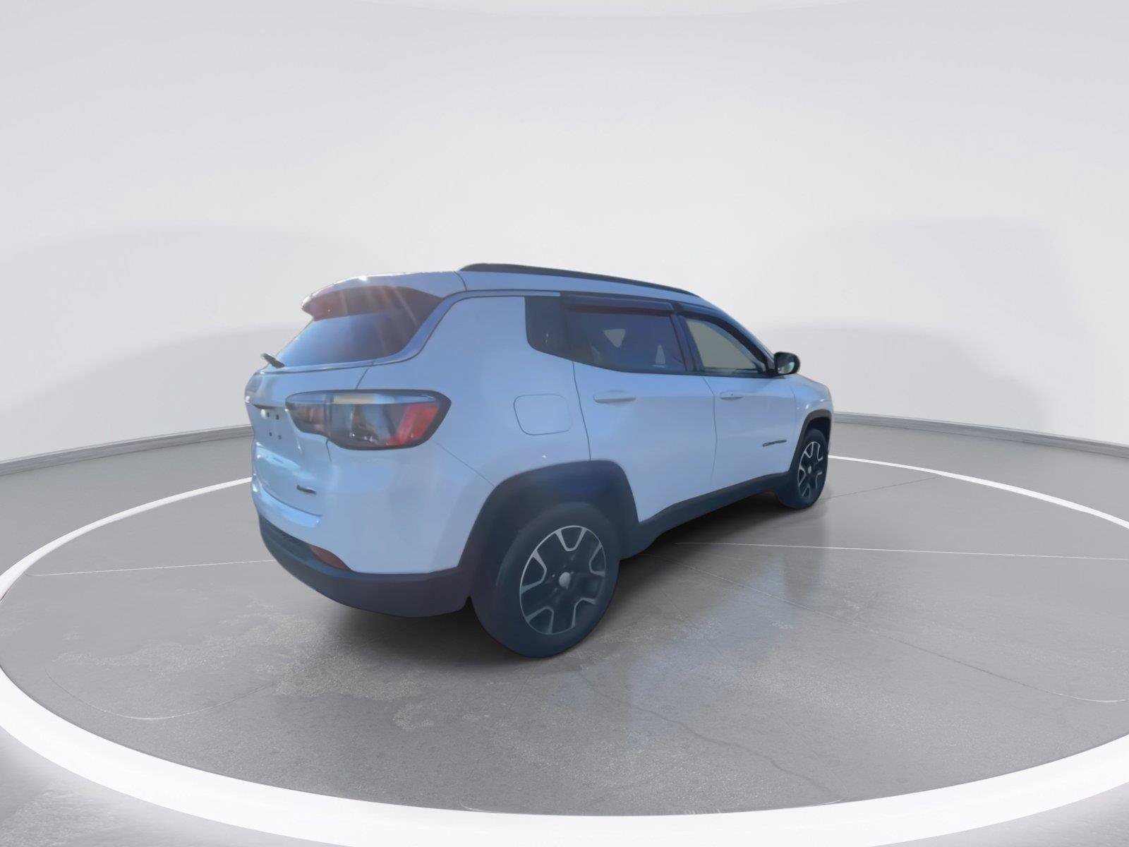 Used 2022 Jeep Compass Latitude w/ Sun and Sound Group AWD/4WD image 8