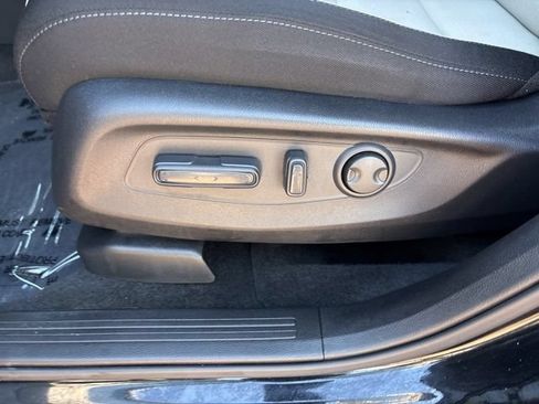 Certified 2025 Honda CR-V EX image 6