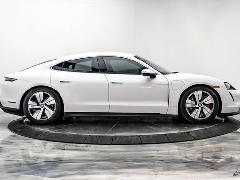 Used 2023 Porsche Taycan 4S AWD/4WD image 18