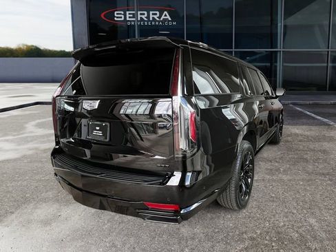 Certified 2023 Cadillac Escalade ESV Sport Platinum w/ LPO, ONYX Package AWD/4WD image 4