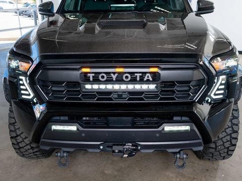 Used 2024 Toyota Tacoma TRD Off-Road image 14