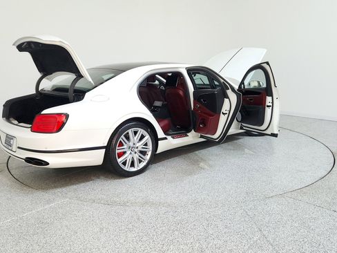 Used 2023 Bentley Flying Spur V8 image 15
