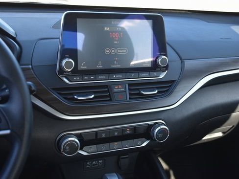 Used 2024 Nissan Altima 2.5 SV image 20