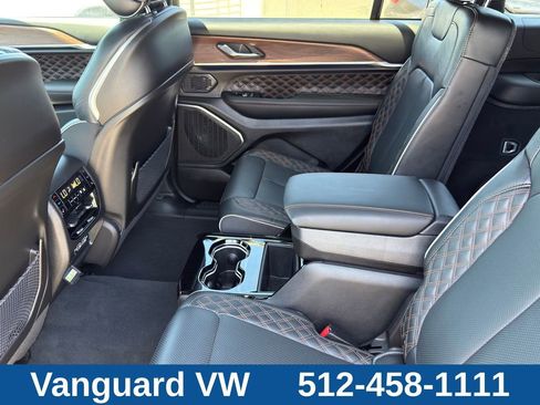 Used 2025 Jeep Grand Cherokee L Summit w/ Obsidian Package AWD/4WD image 29