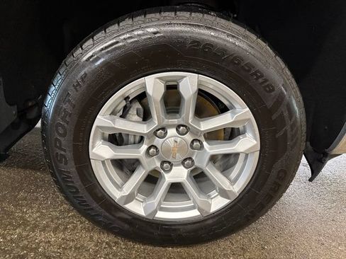 Used 2023 Chevrolet Silverado 1500 LT AWD/4WD image 9